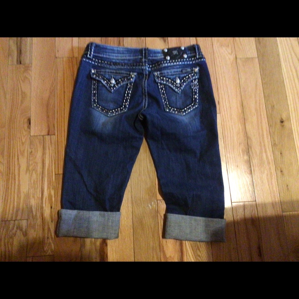Miss me easy fit jean capri size 29 they have straight legs and inseam is 30